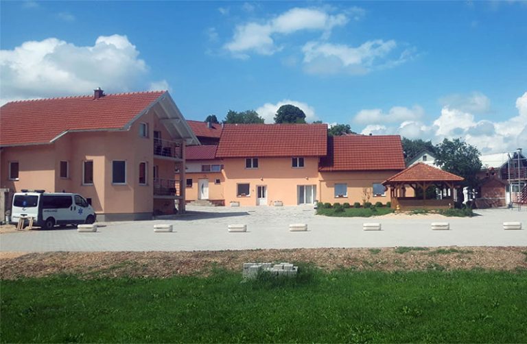 Obiteljski dom Dujmović
